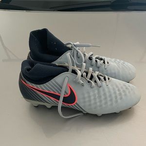 Nike Magista Women’s Cleats